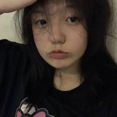 从上帝到奴仆:消费时代里的身份迷失与阶级困局